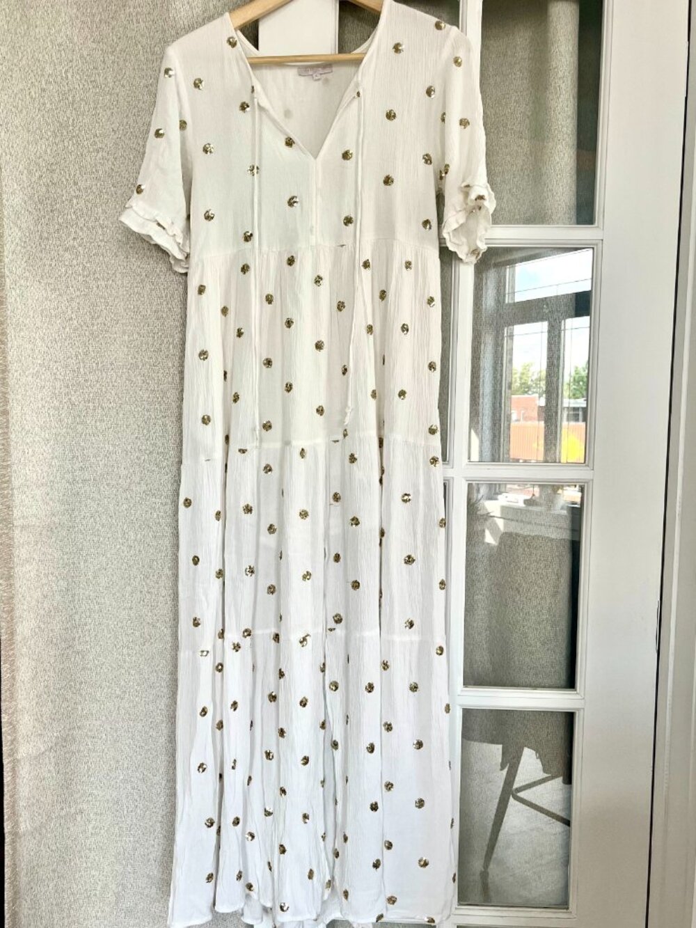 Maxi robe d’été blanche à sequins dorés GOA Collection – Taille S